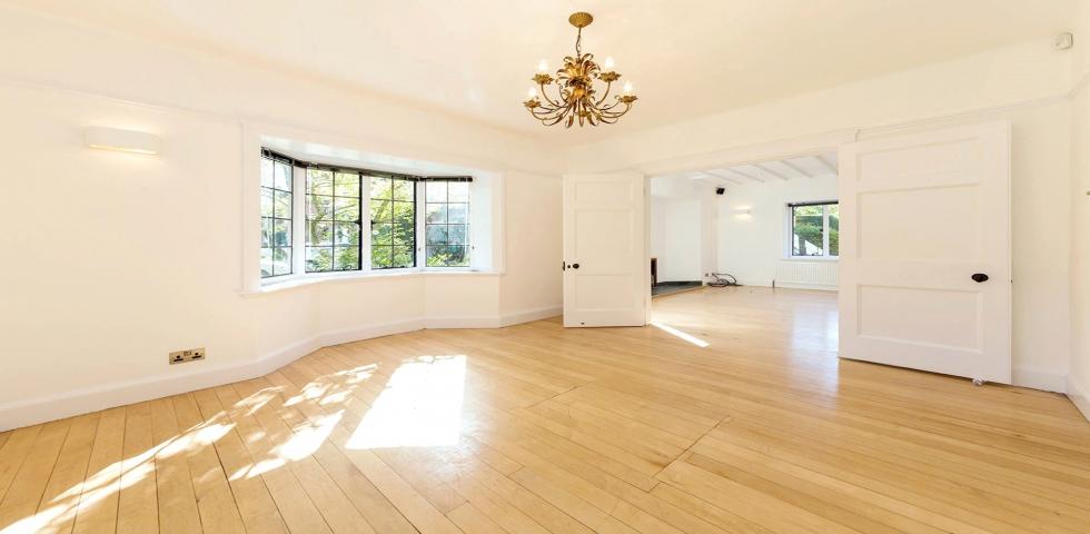 			NEW INSTRUCTION , 4 Bedroom, 1 bath, 1 reception Detached House			 Turner Close, HAMPSTEAD GARDEN SUBURB